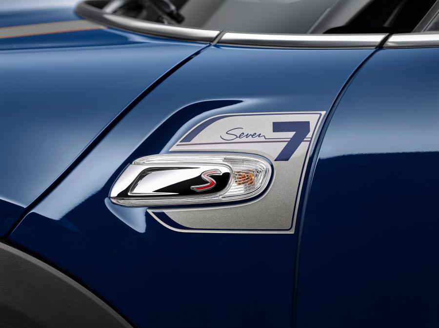  Mini Cooper S 5-Door Seven 2016 года  (фото 9 из 15)